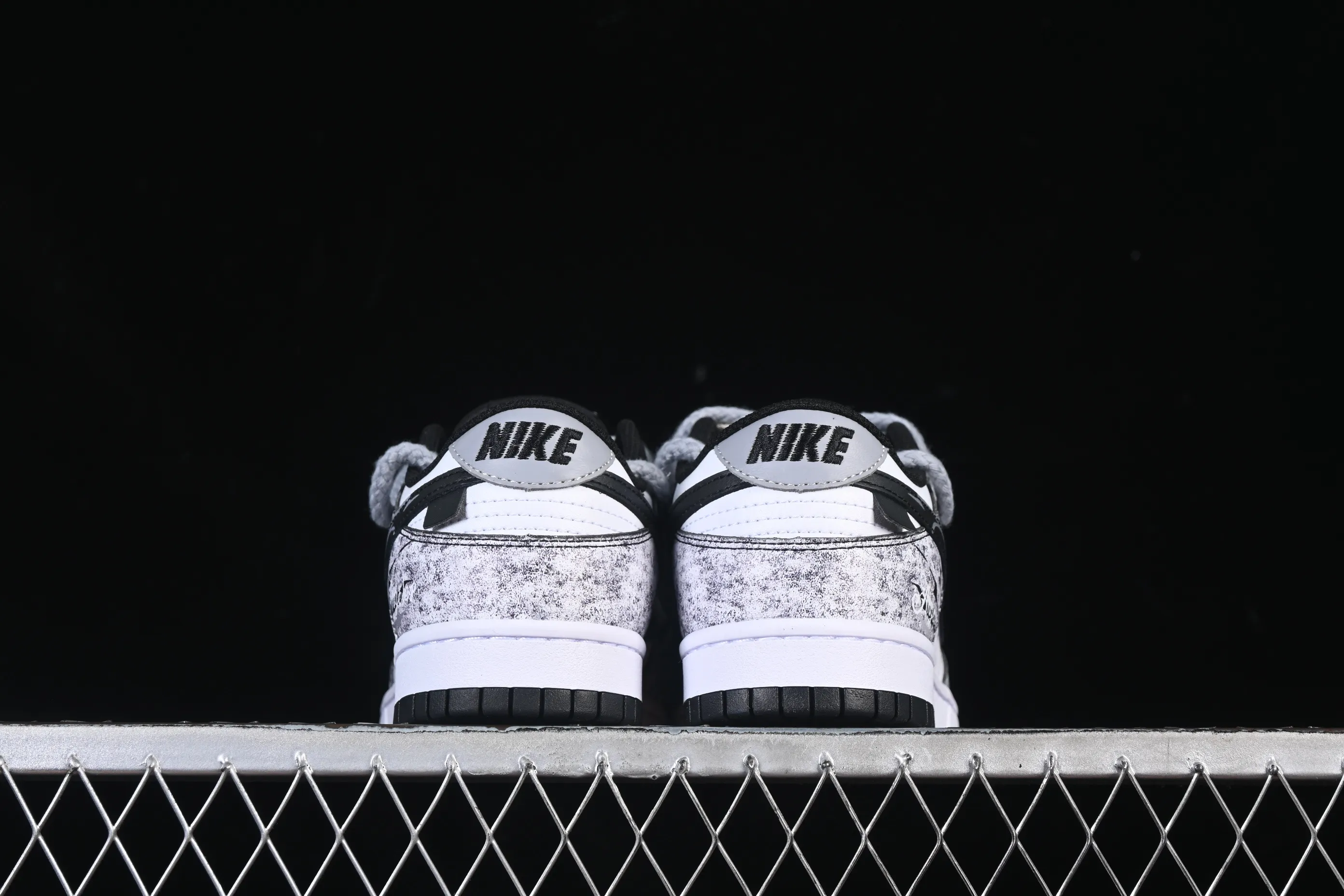 All categories Nk SB Dunk Series Nk SB Dunk Low High-end customized low-top sneakers Nike SB Dunk Low strap customization low-top casual sneakers DD1391-100